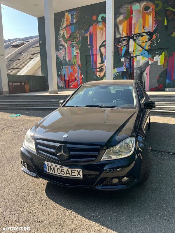 Negru Utilizat 2011 Mercedes C200 Berlinǎ | 7.200 EUR (Preț OK) - Imagine 1/4