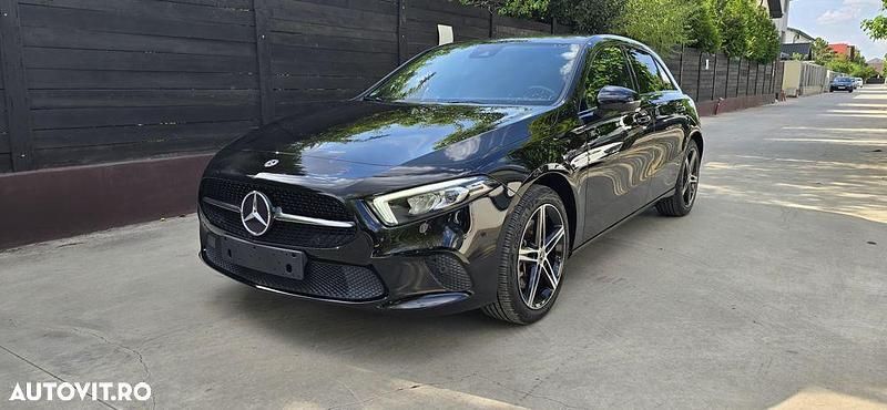 Culoarenegru Utilizat 2020 Mercedes A250 Progressive Berlinǎ | 24.999 EUR - Imagine 1/4