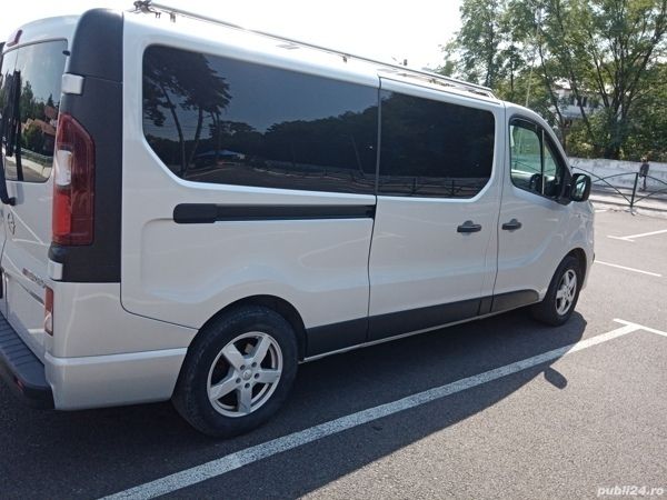 Second-hand Opel Vivaro 145 CP (106 kW) 2017 Gri Monovolum