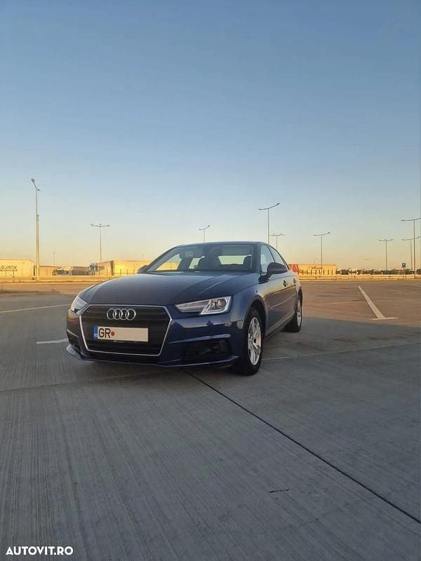 Culoarealbastru Utilizat 2016 Audi A4 Berlinǎ | 13.000 EUR (Preț bun) - Imagine 1/4