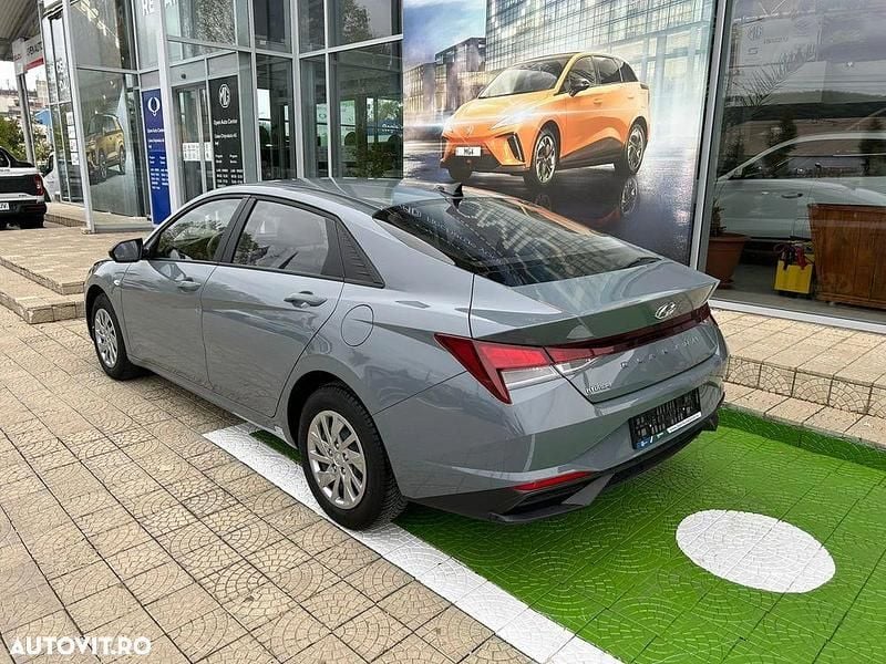 Second-hand Hyundai Elantra Classic 123 CP (90 kW) 2021 Culoaregri Berlinǎ