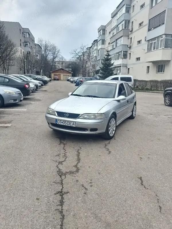 Second-hand Opel Vectra 125 CP (91 kW) 2000 Berlinǎ
