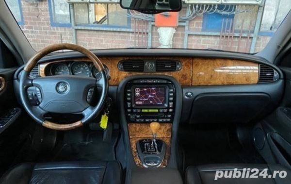 Second-hand Jaguar XJ8 258 CP (189 kW) 2003 Berlinǎ