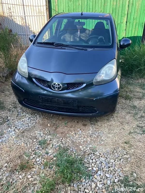 Utilizat 2006 Toyota Aygo Hatchback | 2.900 EUR - Imagine 1/4