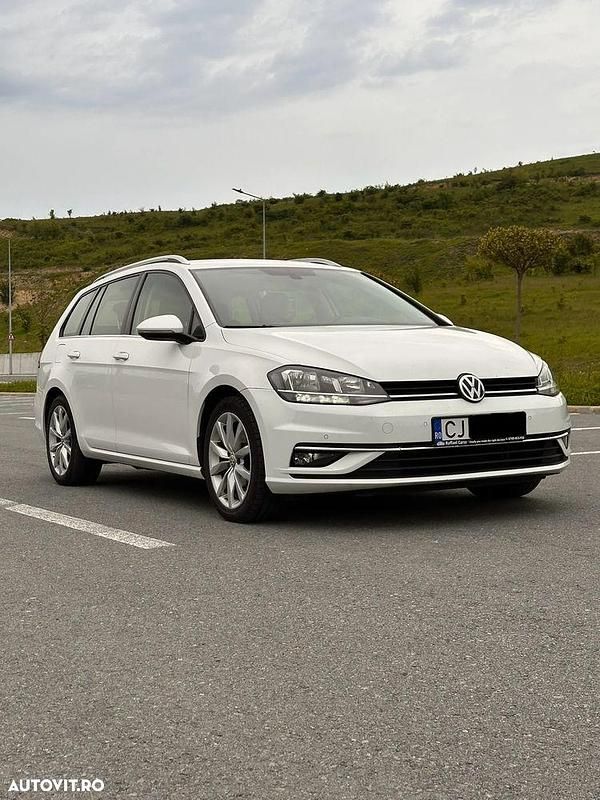 Culoarealb Utilizat 2017 VW Golf VII Break | 9.900 EUR (Super Preț) - Imagine 1/4