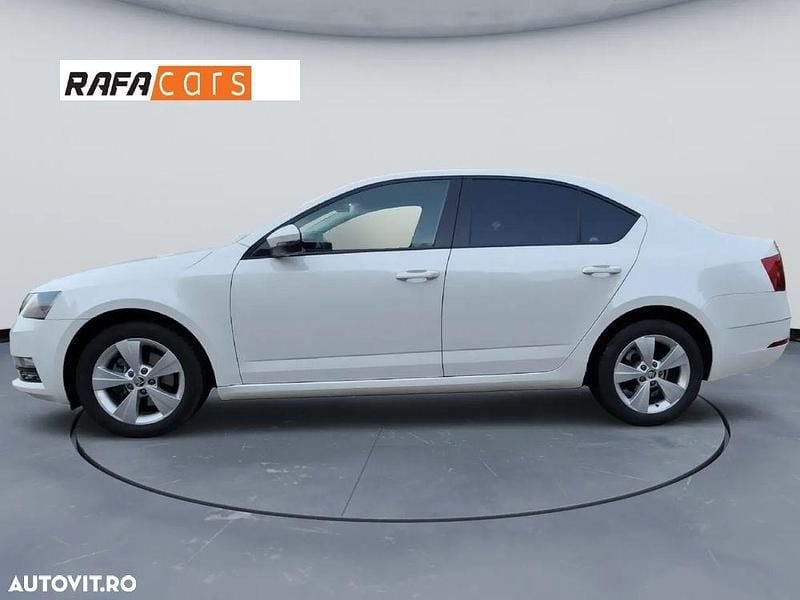 Second-hand Skoda Octavia Ambition 115 CP (84 kW) 2019 Culoarealb Hatchback