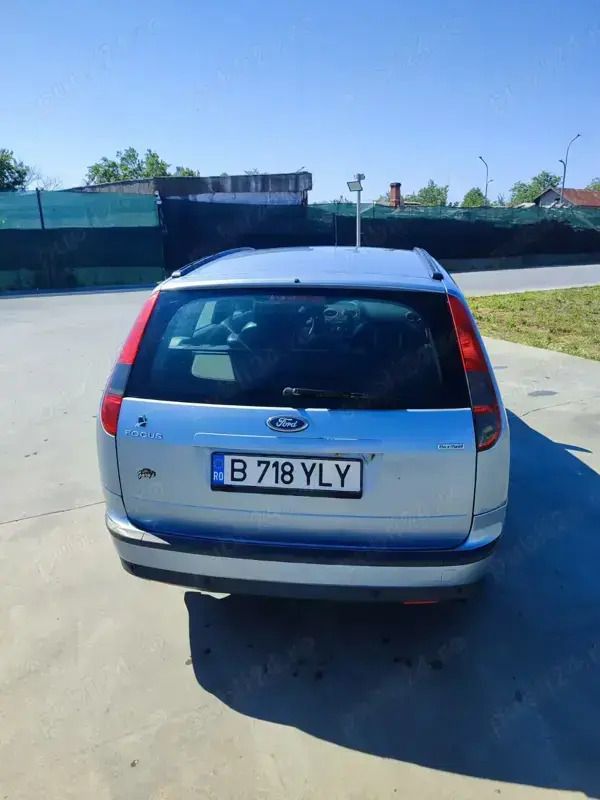 Argintiu Utilizat 2006 Ford Focus Break | 1.800 EUR (Preț OK) - Imagine 1/4