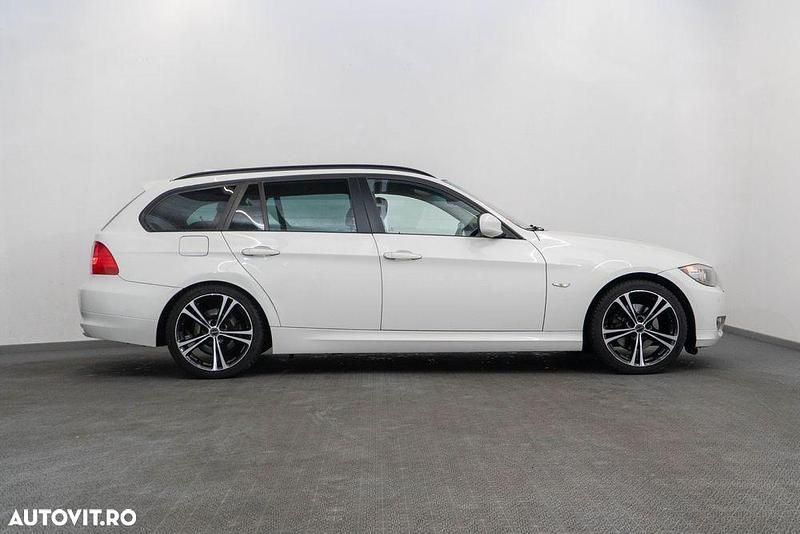 Second-hand BMW 318 143 CP (105 kW) 2012 Culoarealb Break