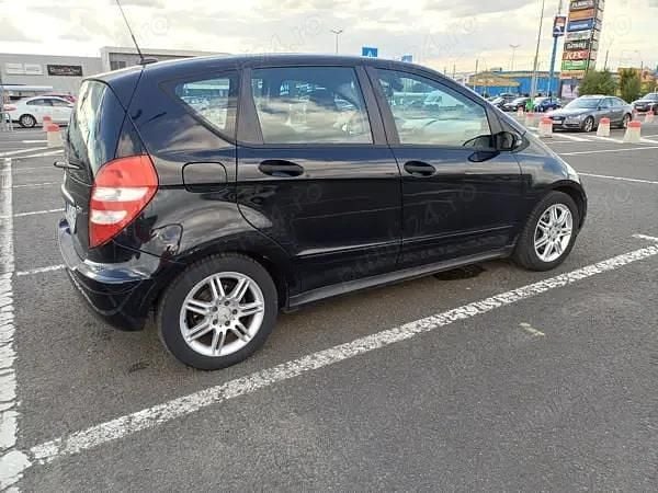 Second-hand Mercedes A180 109 CP (80 kW) 2007 Negru Hatchback