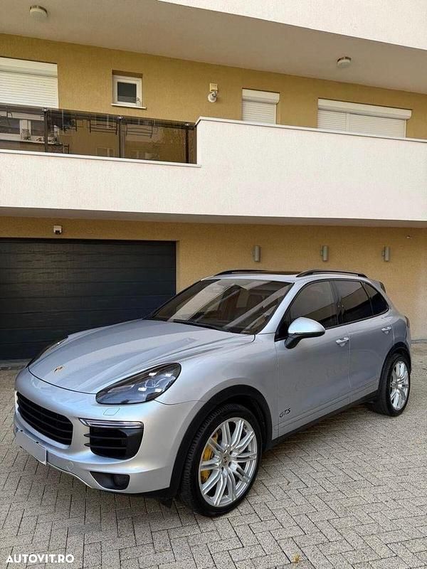 Second-hand Porsche Cayenne 262 CP (192 kW) 2015 Culoaregri SUV