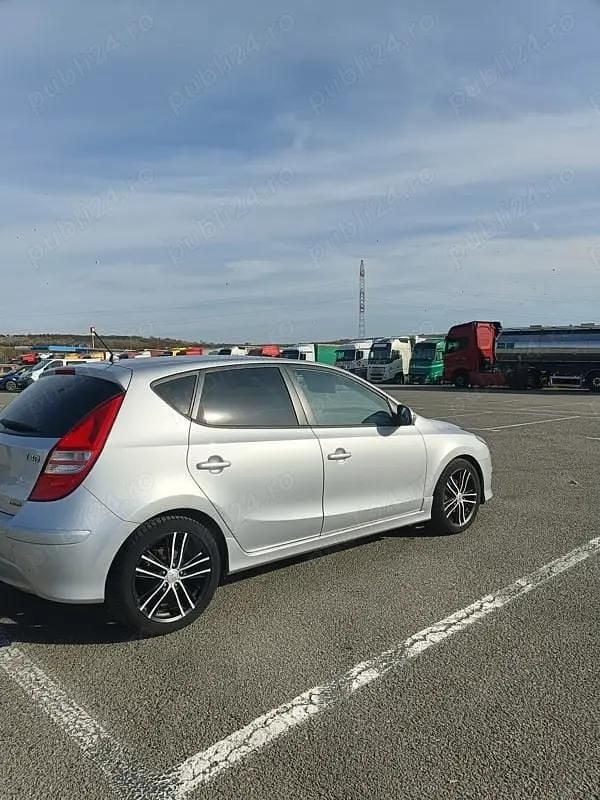 Utilizat 2011 Hyundai i30 Coupe | 3.800 EUR (Preț OK) - Imagine 1/4