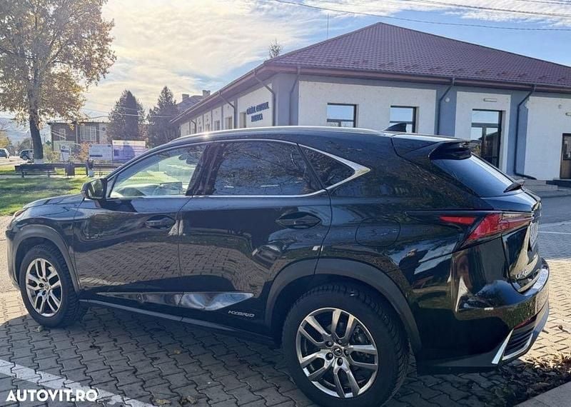 Culoarenegru Utilizat 2020 Lexus NX300h Business Edition SUV | 26.000 EUR (Super Preț) - Imagine 1/4
