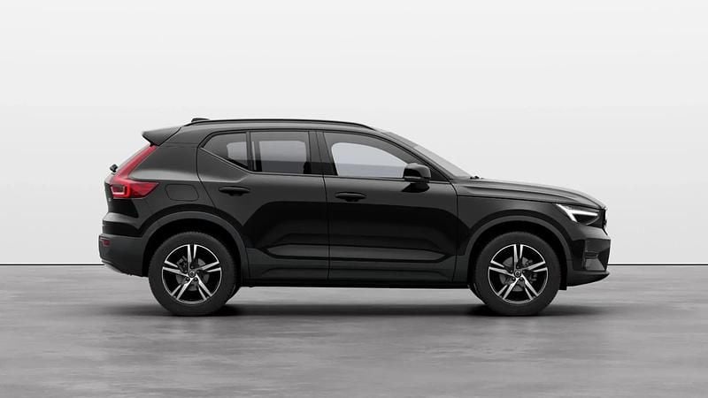["onyx black"] Utilizat 2025 Volvo XC40 Plus SUV | 42.172 EUR (Puțin scump) - Imagine 1/4