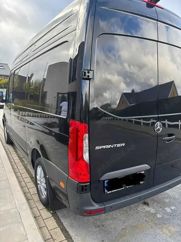 Nouă Mercedes Sprinter 170 CP (125 kW) 2025 Negru Van