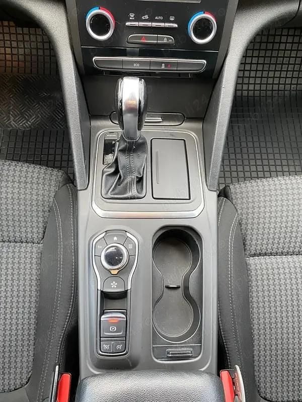 Second-hand Renault Talisman 110 CP (80 kW) 2016 Albastru Hatchback