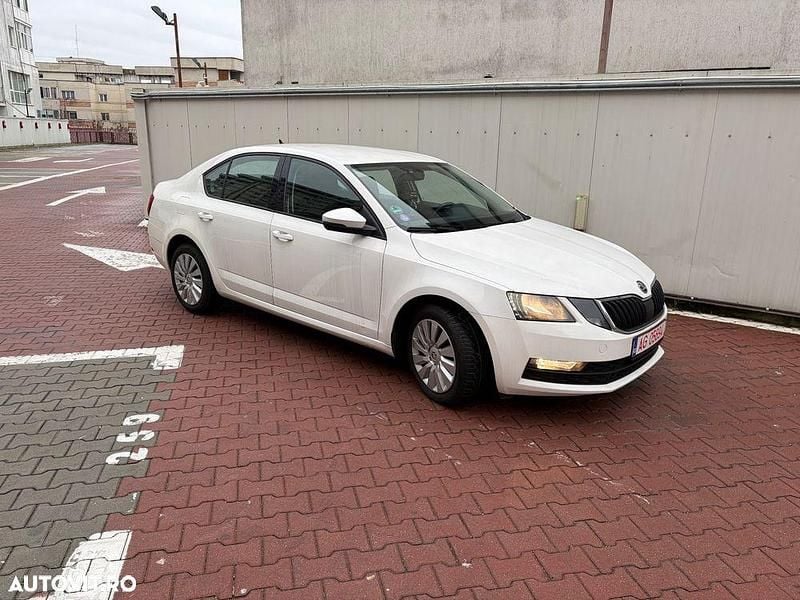 Culoarealb Utilizat 2018 Skoda Octavia Ambition Hatchback | 10.800 EUR (Preț OK) - Imagine 1/4