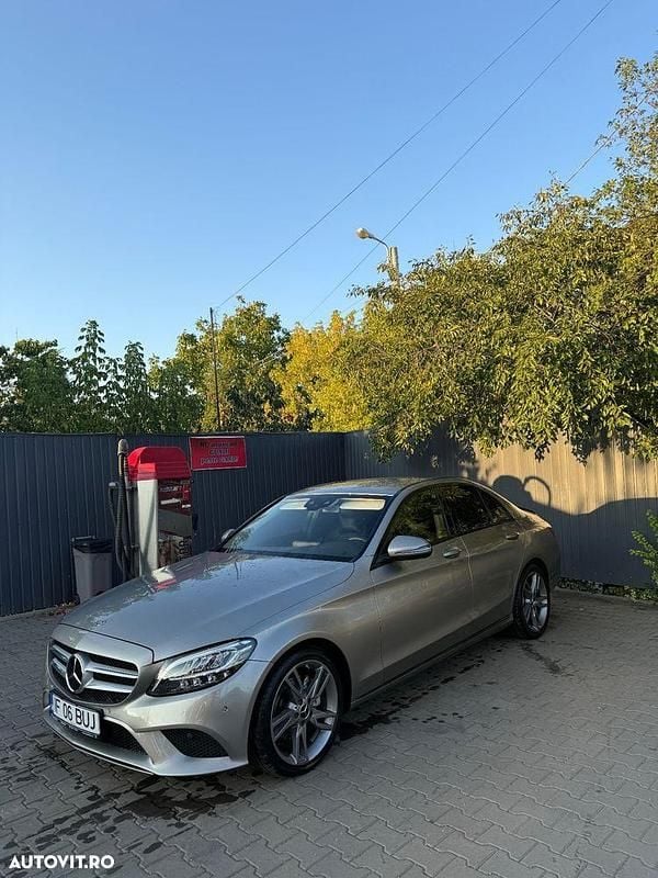 Second-hand Mercedes C200 150 CP (110 kW) 2019 Culoaregri Berlinǎ