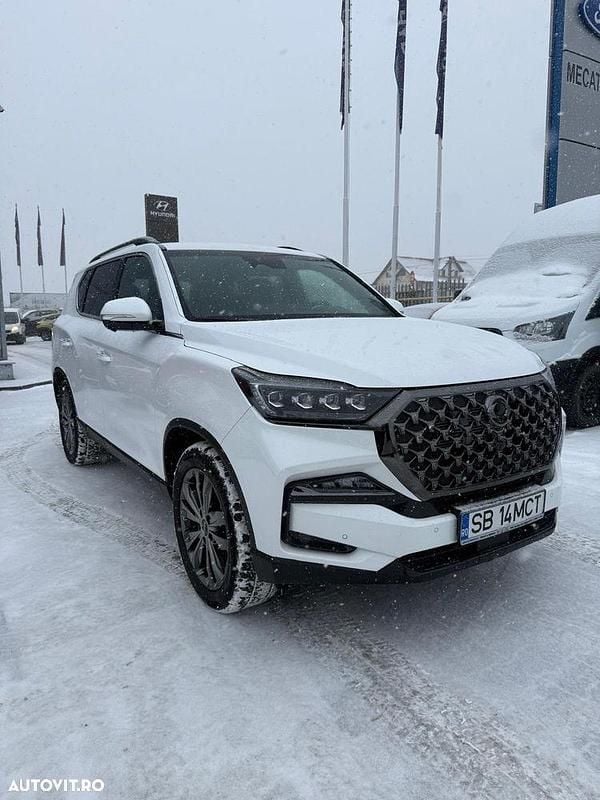 Culoarealb Utilizat 2025 Ssangyong (KGM) Rexton SUV | 43.300 EUR (Preț bun) - Imagine 1/4