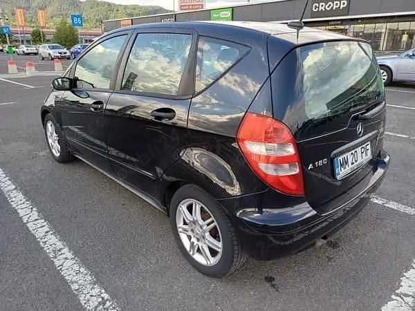 Second-hand Mercedes A180 109 CP (80 kW) 2007 Negru Hatchback