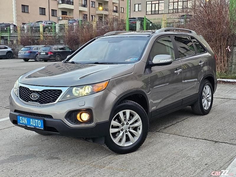 Gri Utilizat 2012 Kia Sorento SUV | 6.990 EUR (Preț bun) - Imagine 1/4