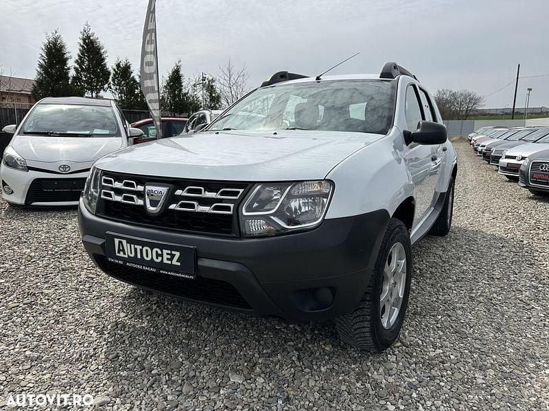 Second-hand Dacia Duster 90 CP (66 kW) 2015 Culoarealb SUV