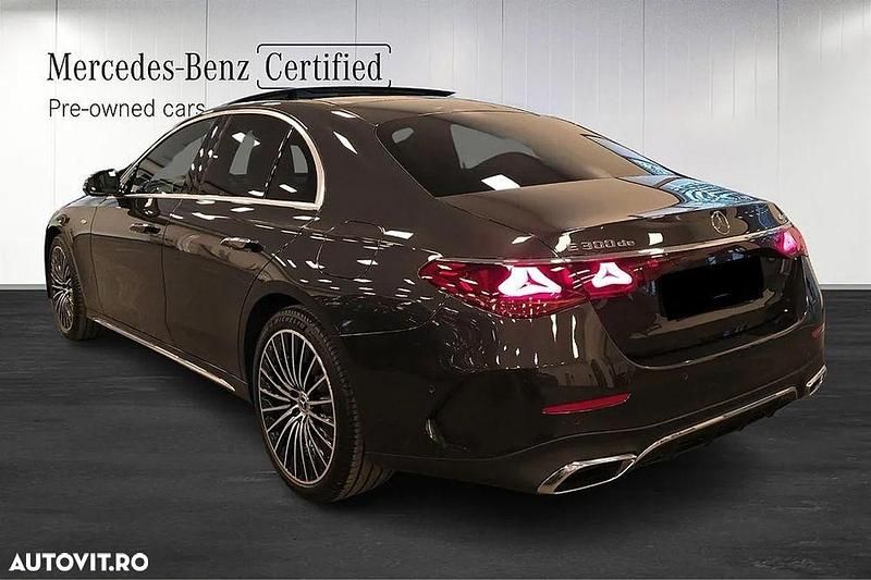 Second-hand Mercedes E300 AMG line 313 CP (230 kW) 2025 Culoaregri Berlinǎ