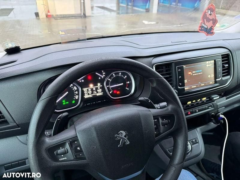 Second-hand Peugeot Expert Comfort plus 177 CP (130 kW) 2018 Culoarenegru Van