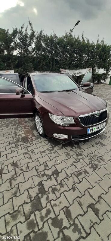 Second-hand Skoda Superb Elegance 170 CP (125 kW) 2009 Rosu Berlinǎ