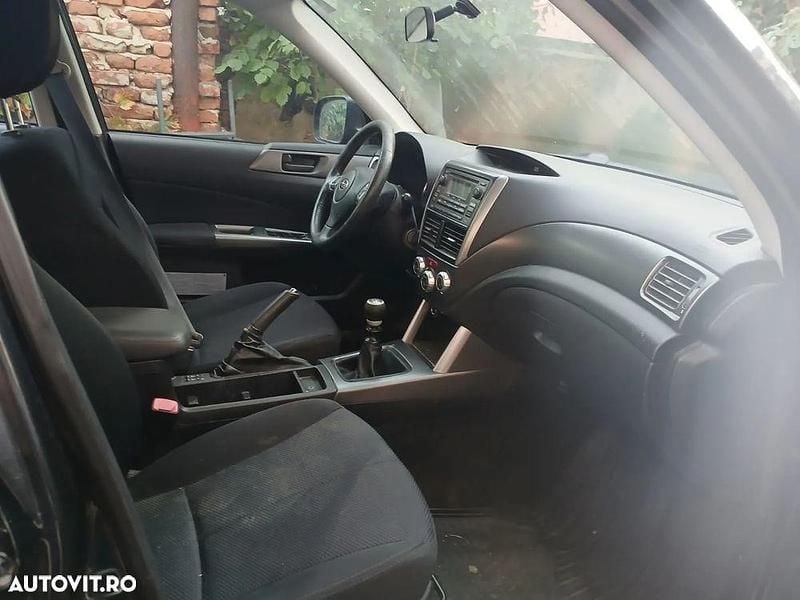 Culoaregri Utilizat 2011 Subaru Forester SUV | 2.600 EUR (Super Preț) - Imagine 1/4