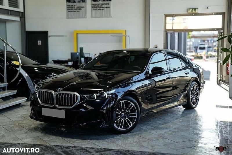 Culoarenegru Utilizat 2024 BMW 520 M Sport Berlinǎ | 50.279 EUR - Imagine 1/4