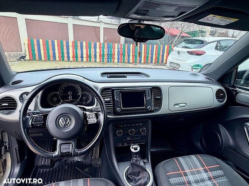 Second-hand VW Beetle 110 CP (80 kW) 2015 Culoarebej Hatchback