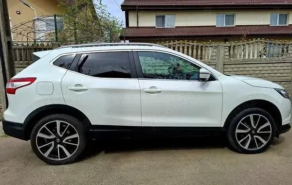 Alb Utilizat 2017 Nissan Qashqai Tekna SUV | 13.000 EUR (Preț OK) - Imagine 1/4