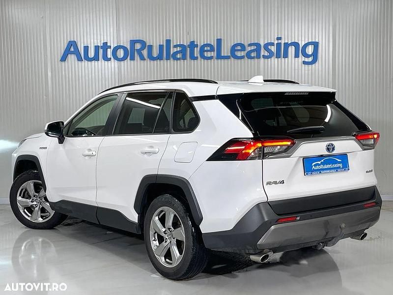 Second-hand Toyota RAV4 Hybrid Active 218 CP (160 kW) 2020 Culoarealb SUV