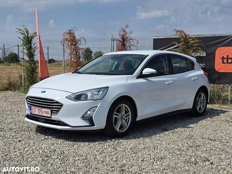 Culoarealb Utilizat 2019 Ford Focus Hatchback | 7.156 EUR (Super Preț) - Imagine 1/4