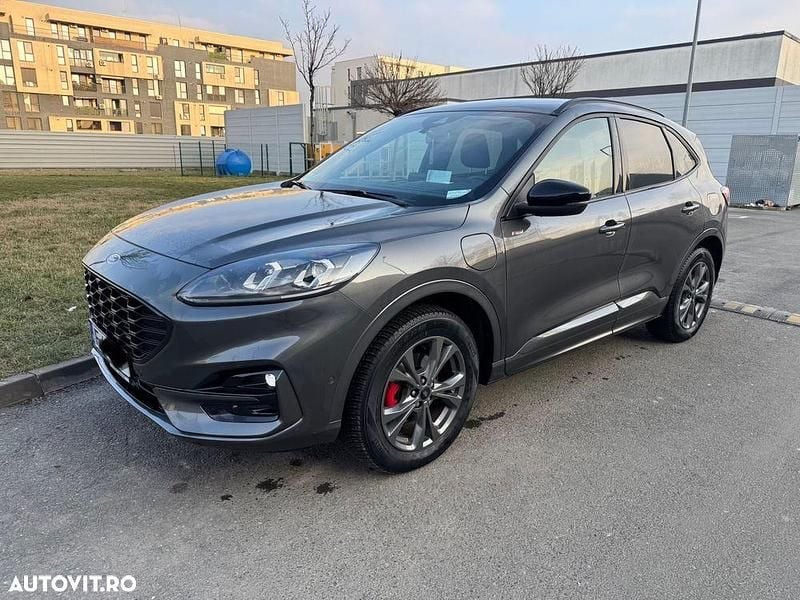 Second-hand Ford Kuga ST-Line 225 CP (165 kW) 2023 Culoaregri SUV