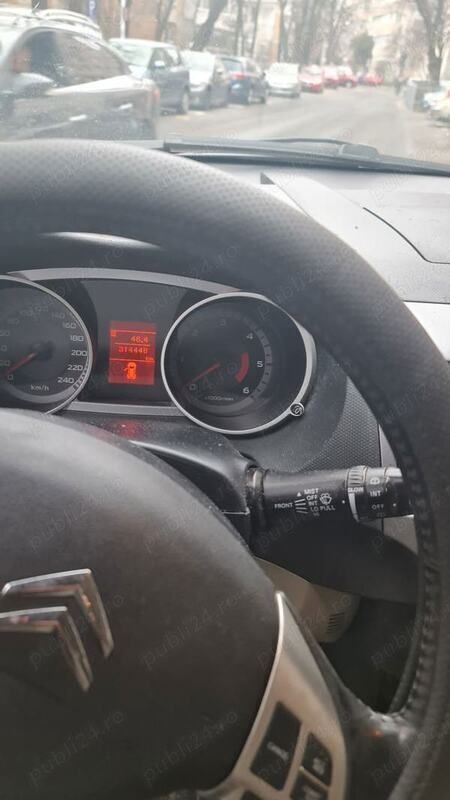 Utilizat 2008 Citroën C-Crosser SUV | 5.500 EUR - Imagine 1/4