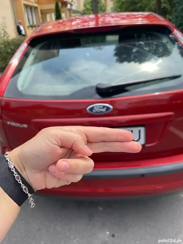 Utilizat 2005 Ford Focus Hatchback | 2.200 EUR (Puțin scump) - Imagine 1/4