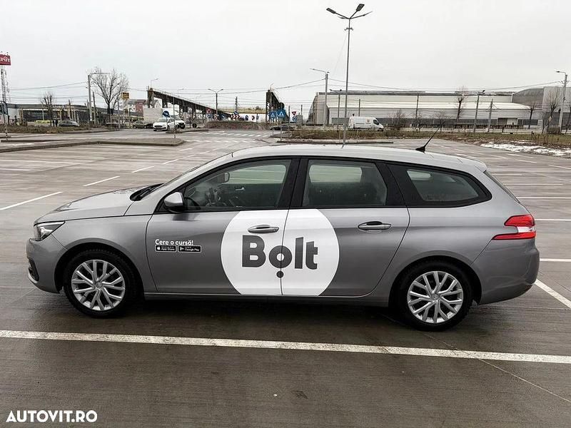 Second-hand Peugeot 308 Active 130 CP (95 kW) 2018 Culoareargint Break