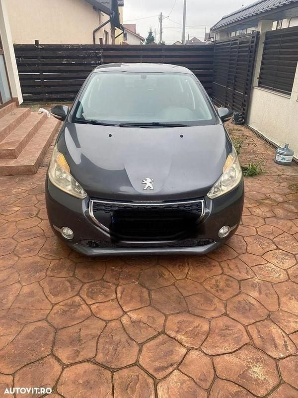 Culoaregri Utilizat 2013 Peugeot 208 Hatchback | 3.600 EUR (Super Preț) - Imagine 1/4