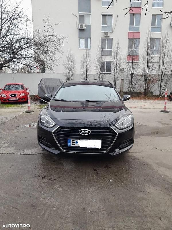 Second-hand Hyundai i40 141 CP (103 kW) 2015 Culoarenegru Break