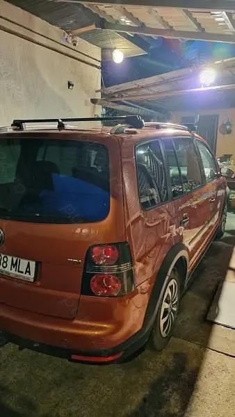 Utilizat 2007 VW Touran Monovolum | 4.000 EUR (Puțin scump) - Imagine 1/4