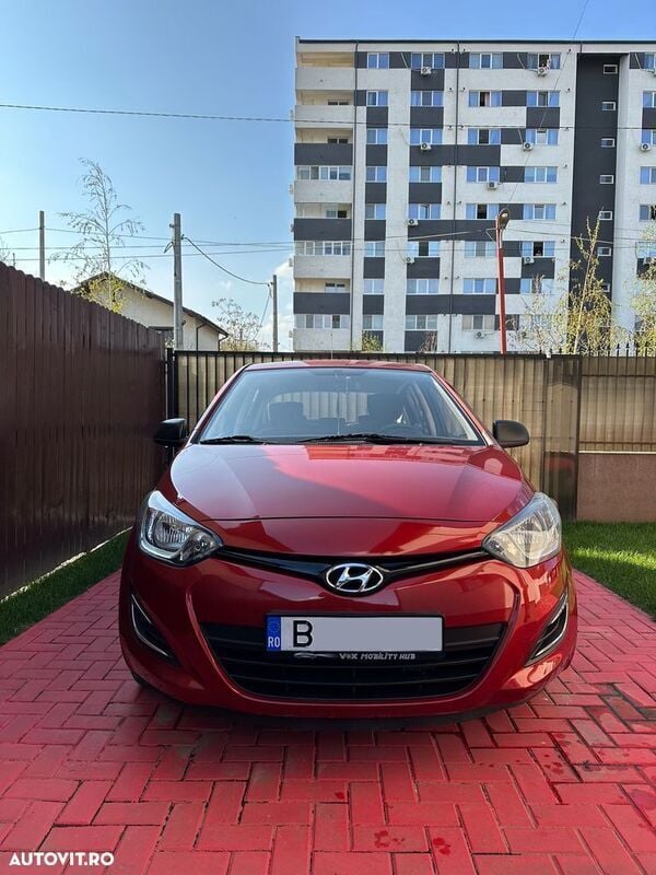Rosu Utilizat 2013 Hyundai i20 Comfort | 4.350 EUR - Imagine 1/4