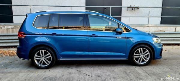Second-hand VW Touran Highline 150 CP (110 kW) 2017 Albastru Monovolum