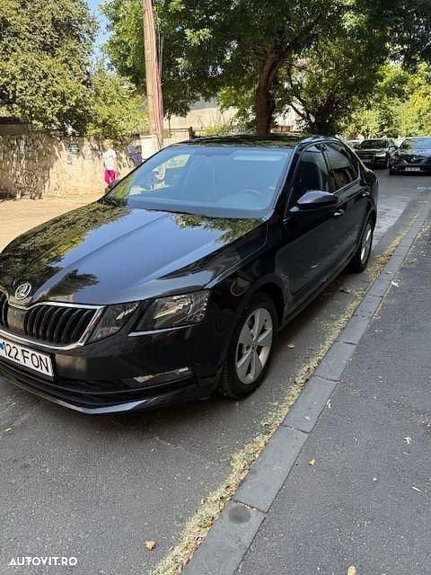 Culoarenegru Utilizat 2020 Skoda Octavia Break | 9.850 EUR (Super Preț) - Imagine 1/4