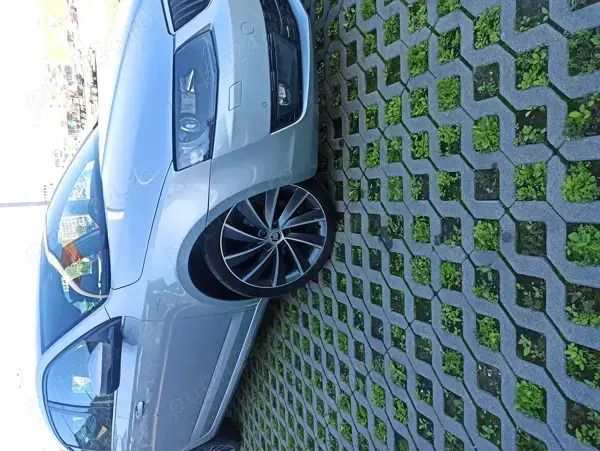 Argintiu Utilizat 2018 Skoda Octavia LAURIN & KLEMENT Berlinǎ | 14.300 EUR (Preț OK) - Imagine 1/4