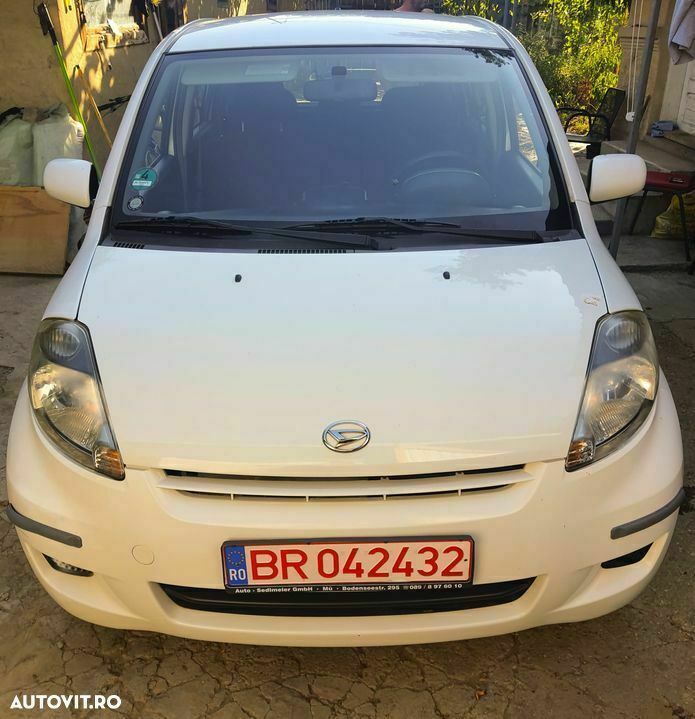 Second-hand Daihatsu Sirion 70 CP (51 kW) 2011 Alb Hatchback