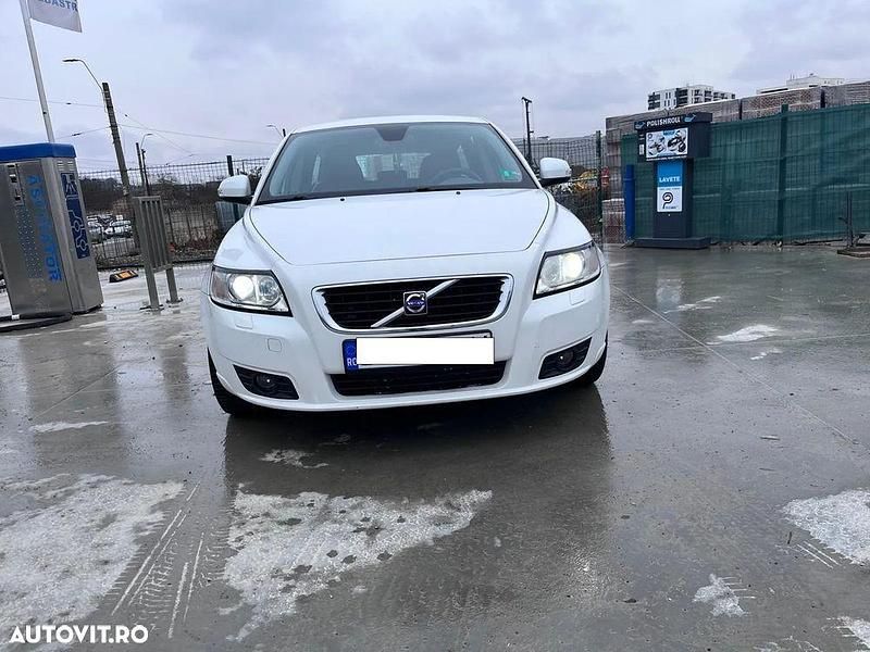 Second-hand Volvo V50 180 CP (132 kW) 2010 Culoarealb Break