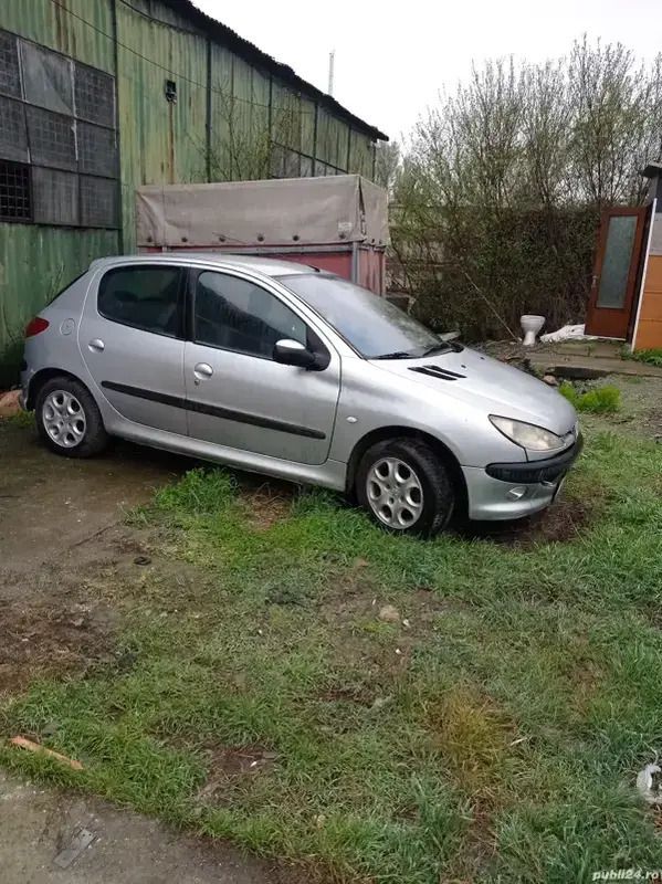 Utilizat 2004 Peugeot 206 Hatchback | 1.000 EUR (Preț OK) - Imagine 1/4
