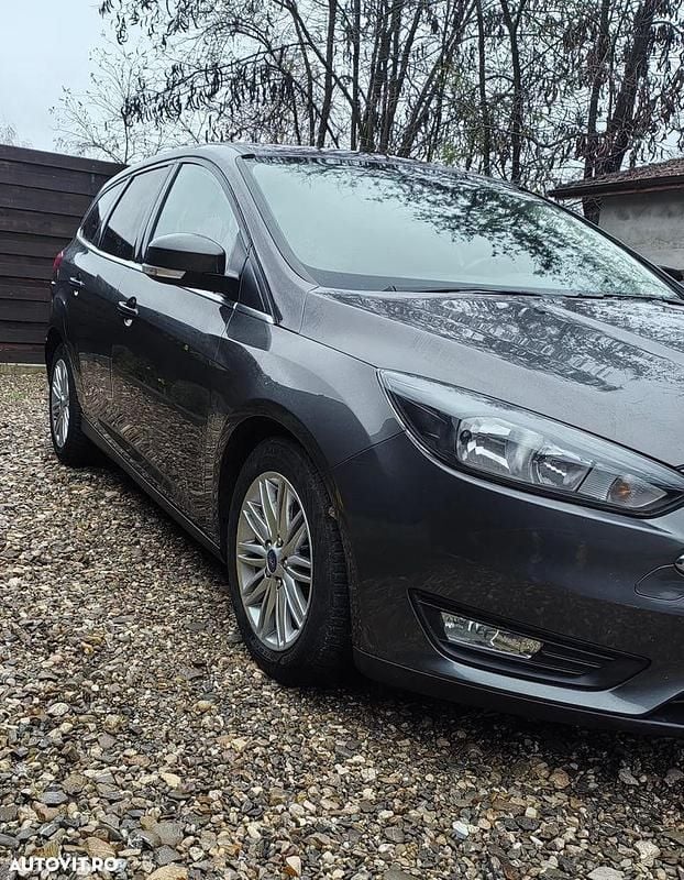 Culoaregri Utilizat 2018 Ford Focus Titanium Hatchback | 5.999 EUR (Super Preț) - Imagine 1/4