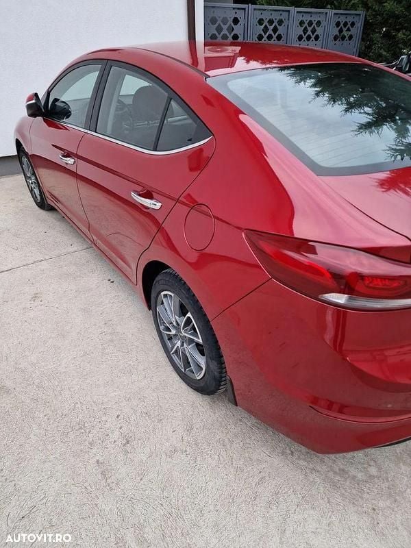 Culoarerosu Utilizat 2017 Hyundai Elantra Berlinǎ | 10.799 EUR (Preț bun) - Imagine 1/4